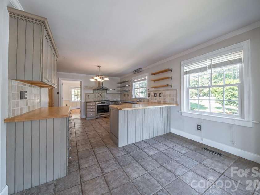 20919 Island Forest Drive, Cornelius, NC 28031.  MLS# CAR4354783, YatesRealty ID 3569. 