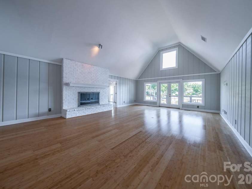 20919 Island Forest Drive, Cornelius, NC 28031.  MLS# CAR4354783, YatesRealty ID 3569. 