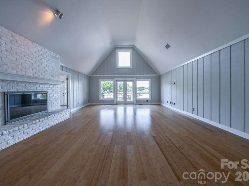 20919 Island Forest Drive, Cornelius, NC 28031.  MLS# CAR4354783, YatesRealty ID 3569. 
