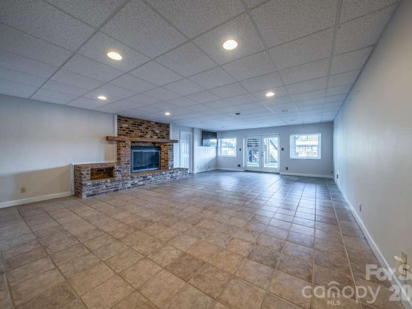 20919 Island Forest Drive, Cornelius, NC 28031.  MLS# CAR4354783, YatesRealty ID 3569. 