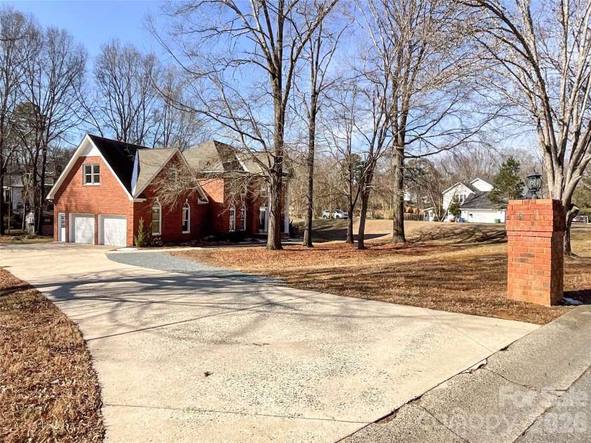 5407 Berrywood Lane, Monroe, NC 28110.  MLS# CAR4343473, YatesRealty ID 3569. 