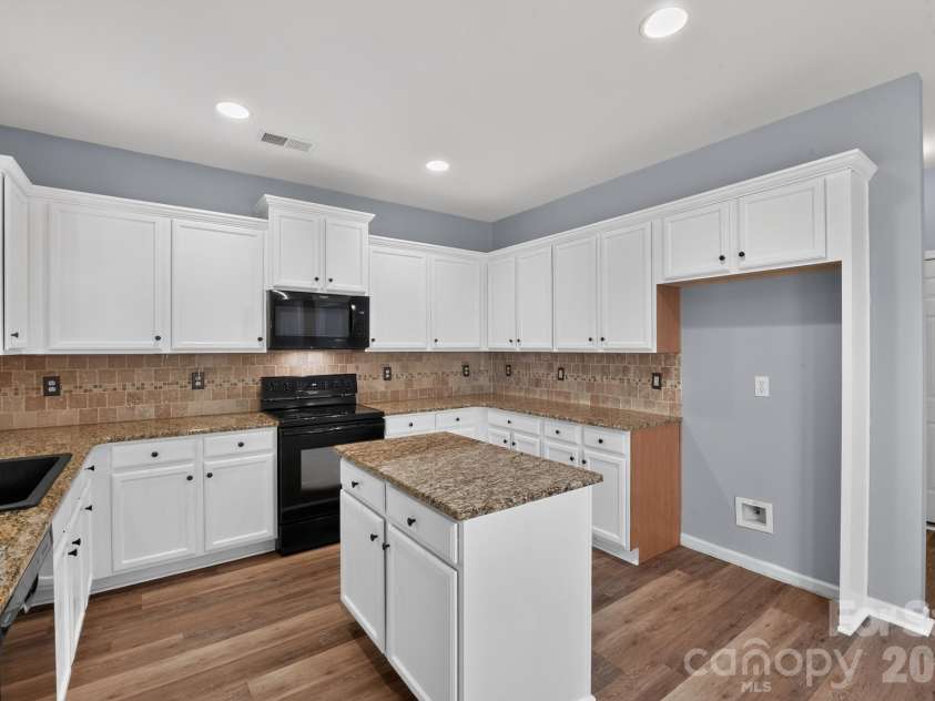 146 Wendover Trace, Mooresville, NC 28117.  MLS# CAR4400710, YatesRealty ID 35690. 