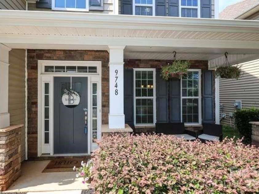 9748 Elgin Moor Road, Charlotte, NC 28278.  MLS# CAR4394535, YatesRealty ID 35694. 