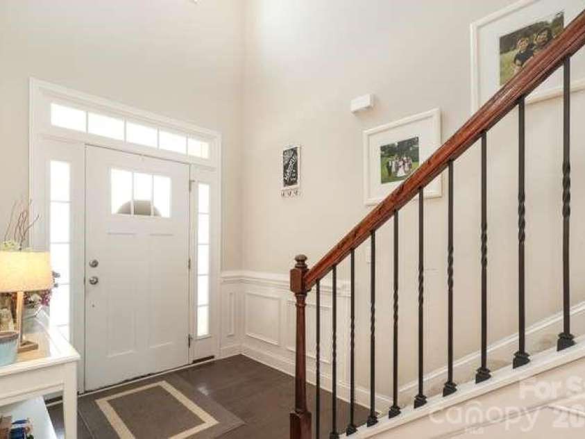 9748 Elgin Moor Road, Charlotte, NC 28278.  MLS# CAR4394535, YatesRealty ID 35694. 