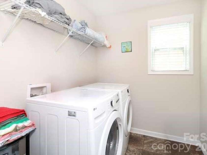 9748 Elgin Moor Road, Charlotte, NC 28278.  MLS# CAR4394535, YatesRealty ID 35694. 