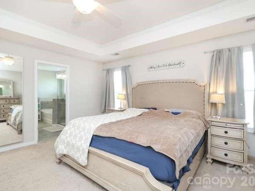 9748 Elgin Moor Road, Charlotte, NC 28278.  MLS# CAR4394535, YatesRealty ID 35694. 