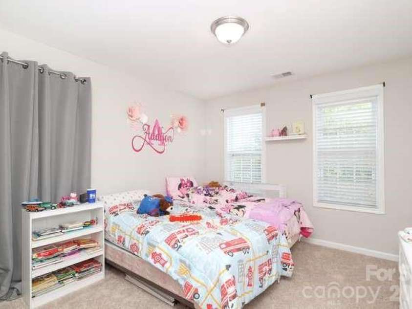 9748 Elgin Moor Road, Charlotte, NC 28278.  MLS# CAR4394535, YatesRealty ID 35694. 
