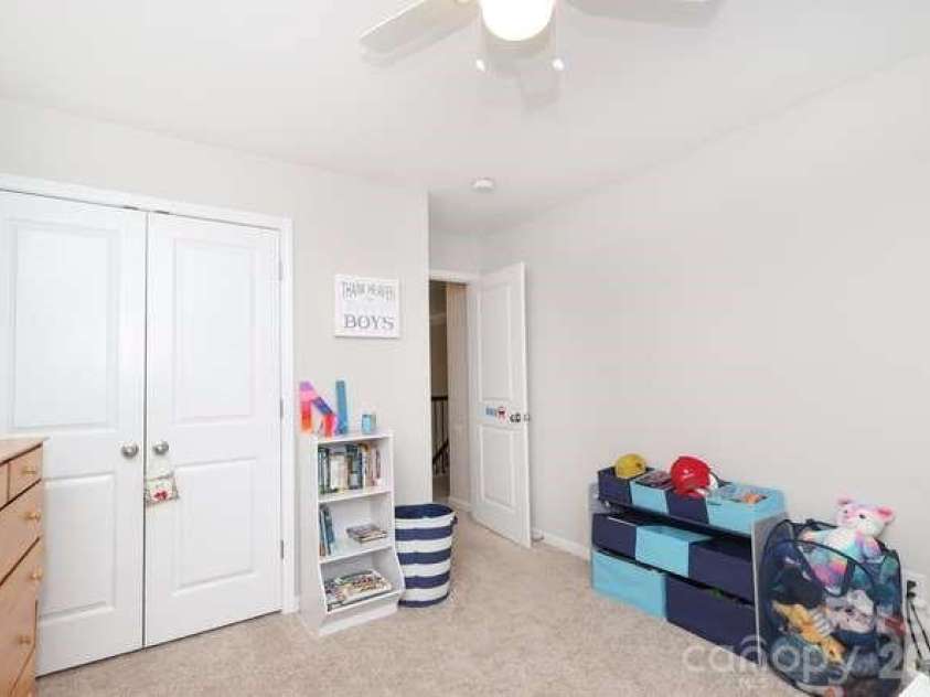 9748 Elgin Moor Road, Charlotte, NC 28278.  MLS# CAR4394535, YatesRealty ID 35694. 
