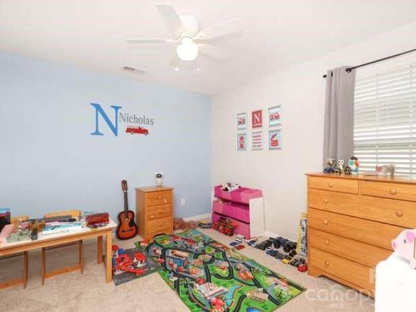 9748 Elgin Moor Road, Charlotte, NC 28278.  MLS# CAR4394535, YatesRealty ID 35694. 