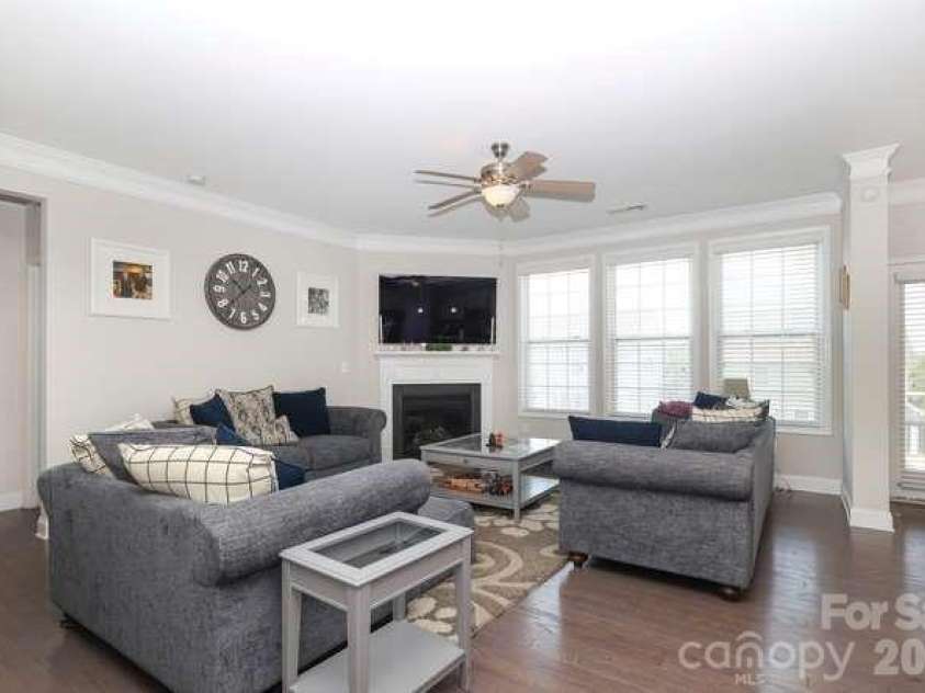 9748 Elgin Moor Road, Charlotte, NC 28278.  MLS# CAR4394535, YatesRealty ID 35694. 