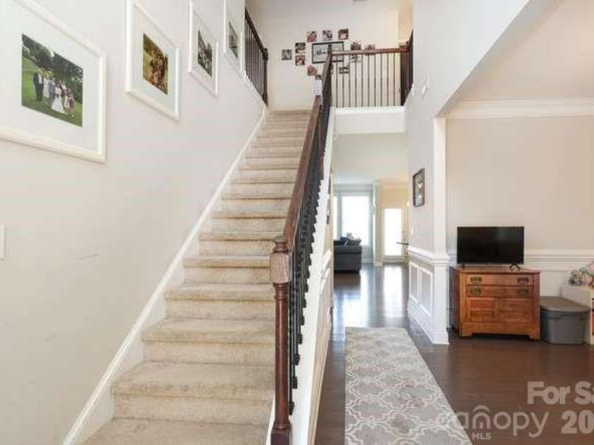 9748 Elgin Moor Road, Charlotte, NC 28278.  MLS# CAR4394535, YatesRealty ID 35694. 