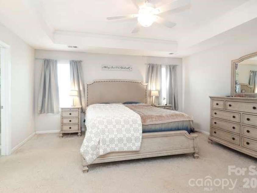 9748 Elgin Moor Road, Charlotte, NC 28278.  MLS# CAR4394535, YatesRealty ID 35694. 