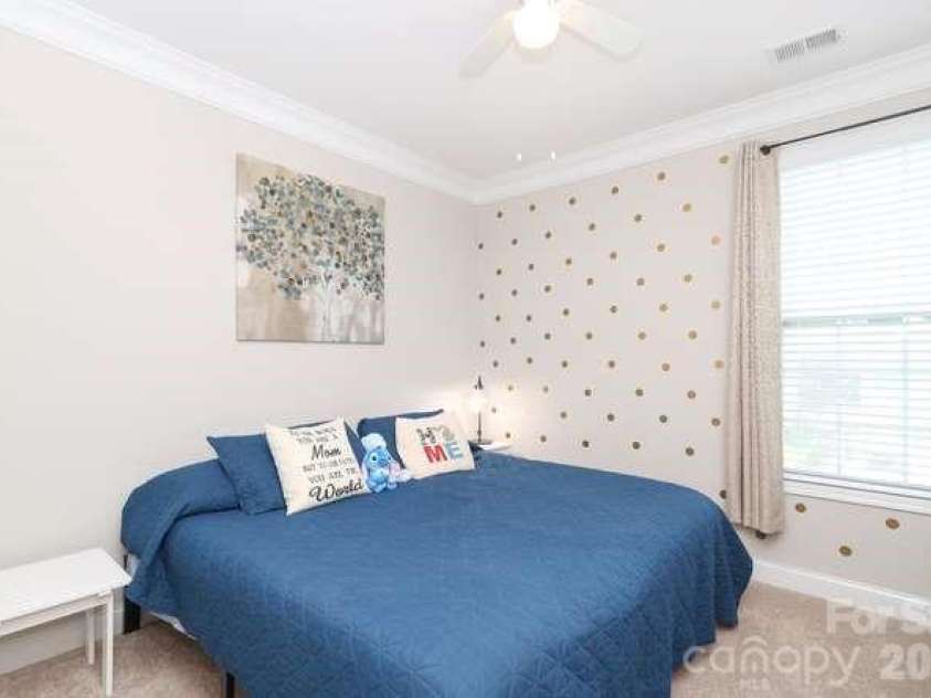 9748 Elgin Moor Road, Charlotte, NC 28278.  MLS# CAR4394535, YatesRealty ID 35694. 