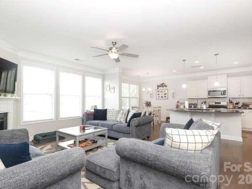 9748 Elgin Moor Road, Charlotte, NC 28278.  MLS# CAR4394535, YatesRealty ID 35694. 