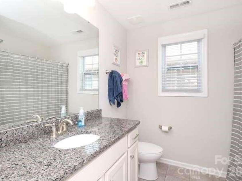 9748 Elgin Moor Road, Charlotte, NC 28278.  MLS# CAR4394535, YatesRealty ID 35694. 