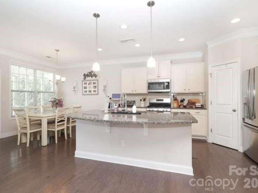 9748 Elgin Moor Road, Charlotte, NC 28278.  MLS# CAR4394535, YatesRealty ID 35694. 