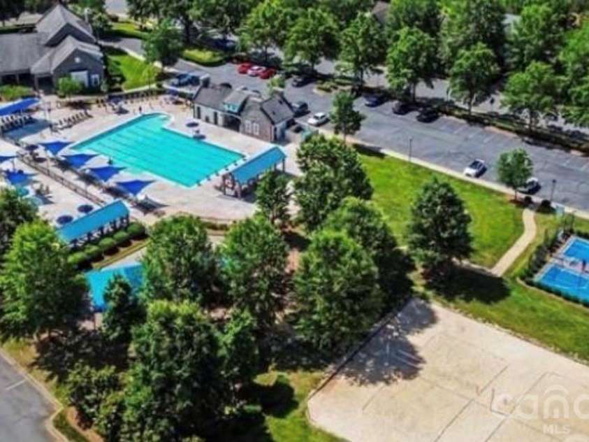 9748 Elgin Moor Road, Charlotte, NC 28278.  MLS# CAR4394535, YatesRealty ID 35694. 