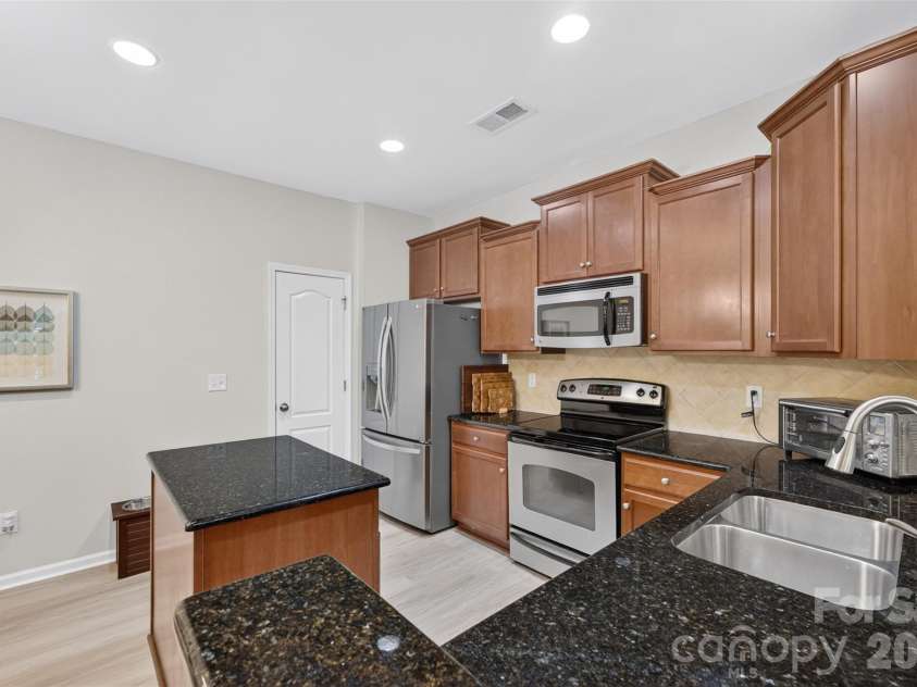 18347 The Commons Boulevard, Cornelius, NC 28031.  MLS# CAR4396500, YatesRealty ID 35695. 