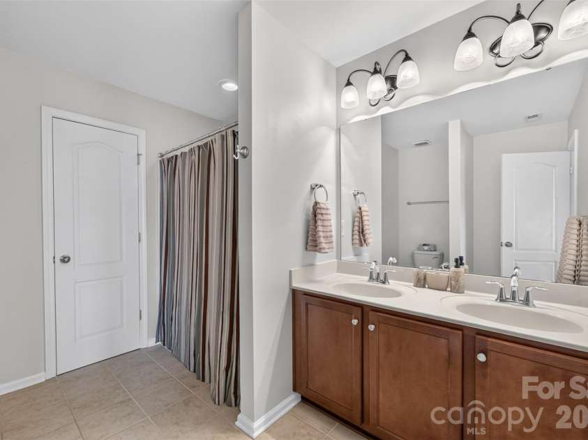 18347 The Commons Boulevard, Cornelius, NC 28031.  MLS# CAR4396500, YatesRealty ID 35695. 
