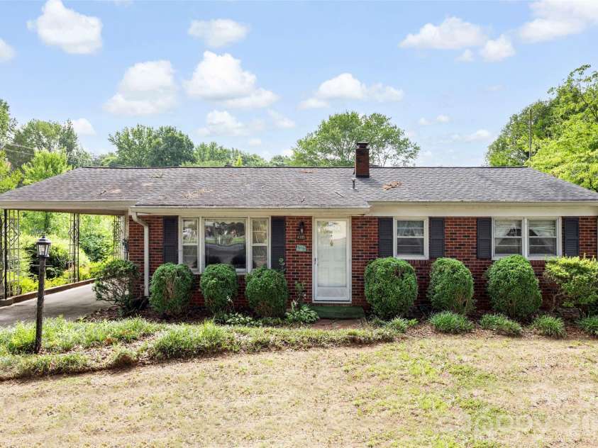 4305 Union Road, Gastonia, NC 28056.  MLS# CAR4398173, YatesRealty ID 35696. 