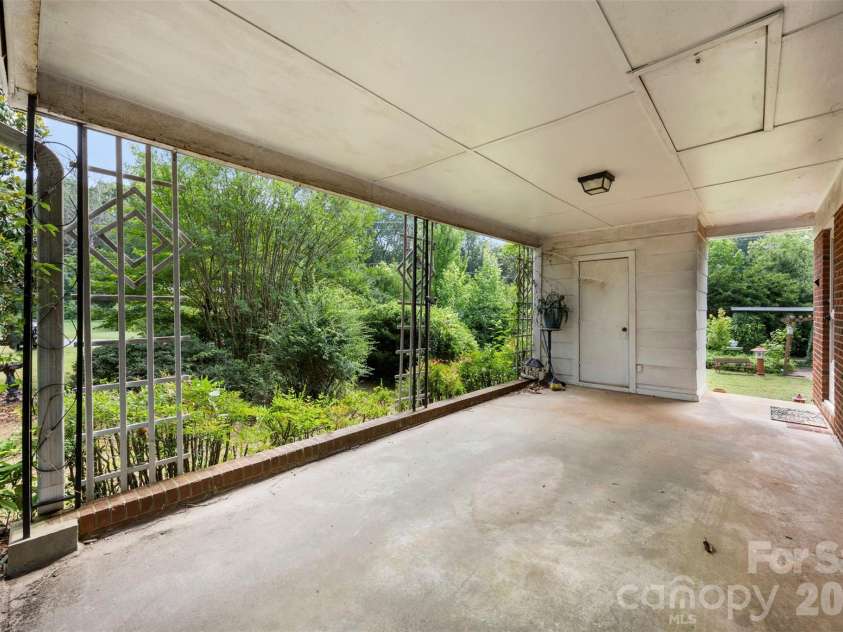 4305 Union Road, Gastonia, NC 28056.  MLS# CAR4398173, YatesRealty ID 35696. 