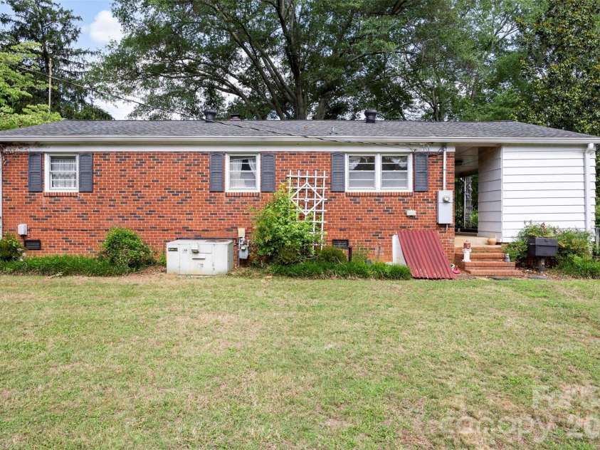 4305 Union Road, Gastonia, NC 28056.  MLS# CAR4398173, YatesRealty ID 35696. 