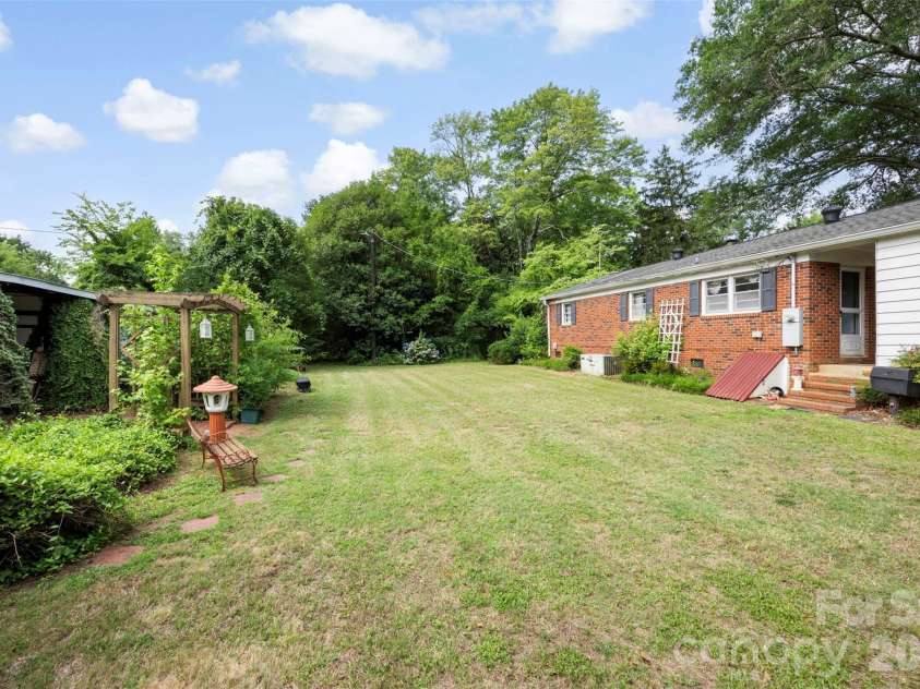 4305 Union Road, Gastonia, NC 28056.  MLS# CAR4398173, YatesRealty ID 35696. 