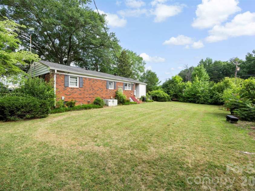 4305 Union Road, Gastonia, NC 28056.  MLS# CAR4398173, YatesRealty ID 35696. 