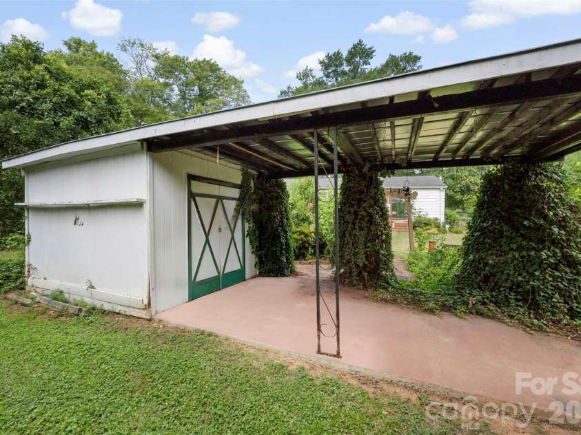 4305 Union Road, Gastonia, NC 28056.  MLS# CAR4398173, YatesRealty ID 35696. 