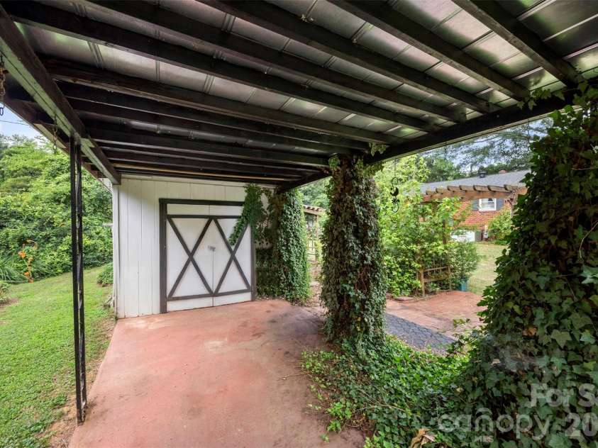 4305 Union Road, Gastonia, NC 28056.  MLS# CAR4398173, YatesRealty ID 35696. 
