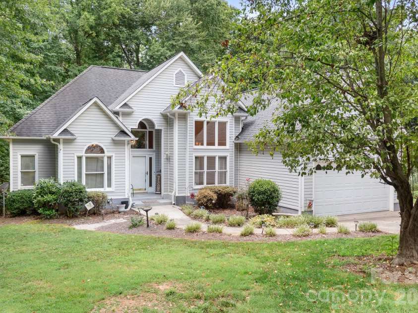 135 Pinecroft Court, Troutman, NC 28166.  MLS# CAR4399522, YatesRealty ID 35699. 