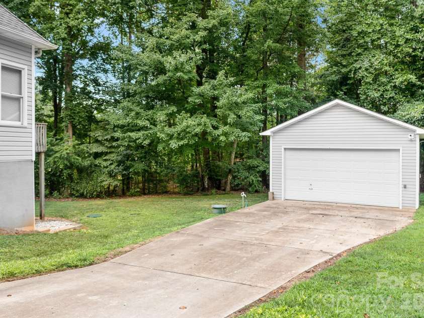 135 Pinecroft Court, Troutman, NC 28166.  MLS# CAR4399522, YatesRealty ID 35699. 