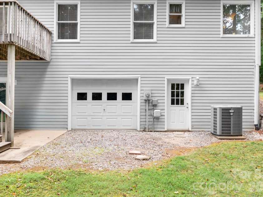135 Pinecroft Court, Troutman, NC 28166.  MLS# CAR4399522, YatesRealty ID 35699. 