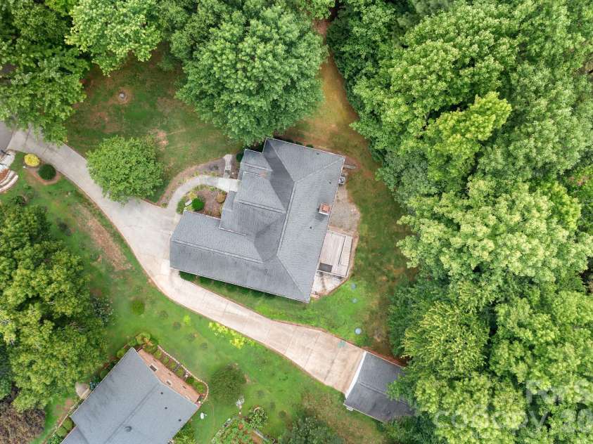 135 Pinecroft Court, Troutman, NC 28166.  MLS# CAR4399522, YatesRealty ID 35699. 