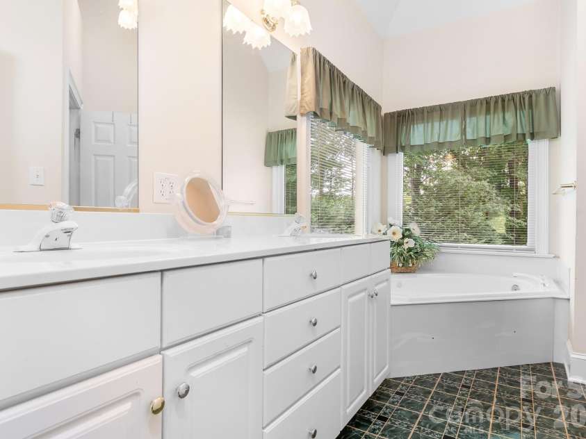 135 Pinecroft Court, Troutman, NC 28166.  MLS# CAR4399522, YatesRealty ID 35699. 