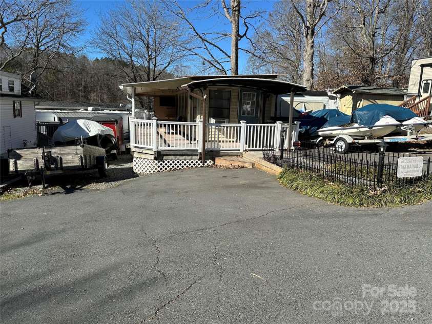 168 Clubhouse Drive, New London, NC 28127.  MLS# CAR4212097, YatesRealty ID 357. 