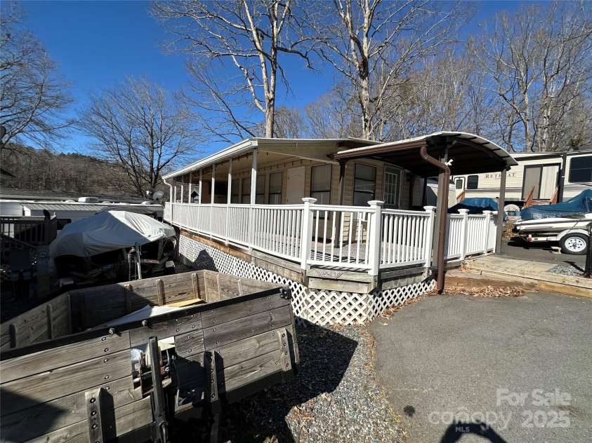 168 Clubhouse Drive, New London, NC 28127.  MLS# CAR4212097, YatesRealty ID 357. 