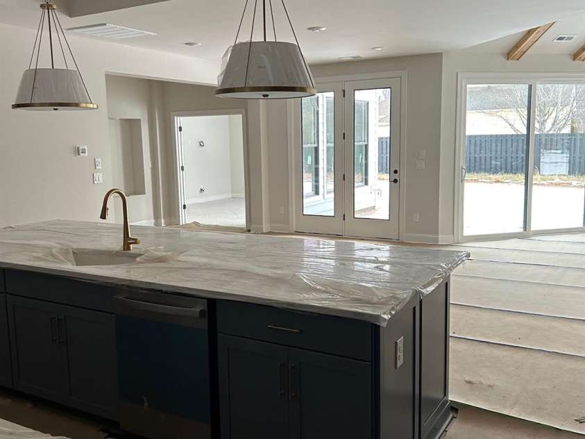 3015 Five Creek Road, Charlotte, NC 28213.  MLS# CAR4343497, YatesRealty ID 3570. 