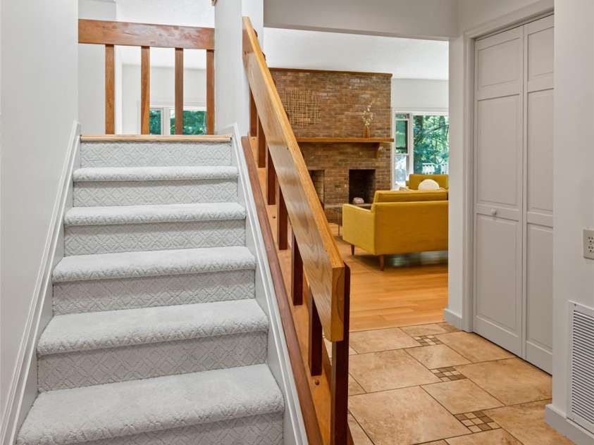 316 Sondley Drive, Asheville, NC 28805.  MLS# CAR4226647, YatesRealty ID 3570. 