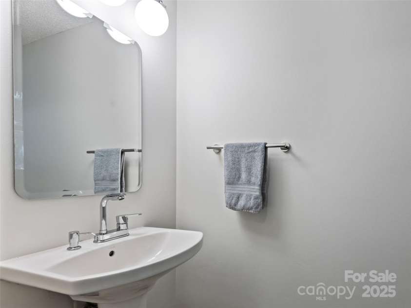 316 Sondley Drive, Asheville, NC 28805.  MLS# CAR4226647, YatesRealty ID 3570. 