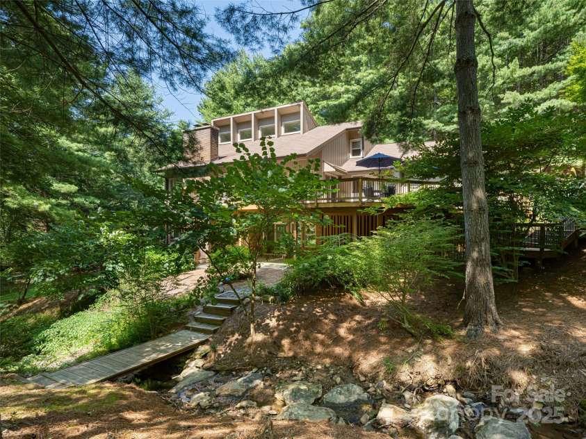 316 Sondley Drive, Asheville, NC 28805.  MLS# CAR4226647, YatesRealty ID 3570. 