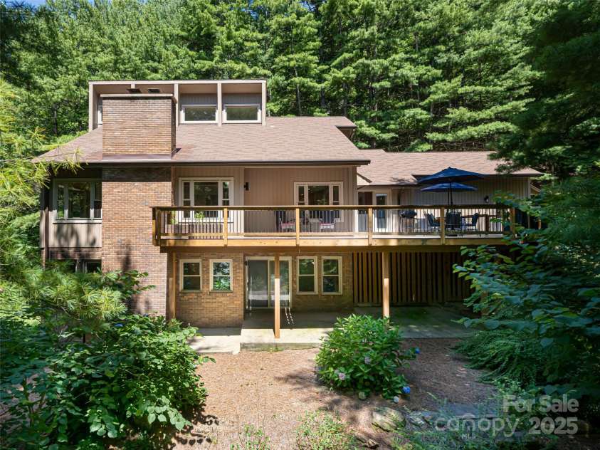 316 Sondley Drive, Asheville, NC 28805.  MLS# CAR4226647, YatesRealty ID 3570. 