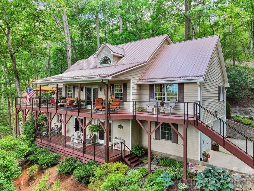 233 Rocky Face Drive, Canton, NC 28716.  MLS# CAR4394616, YatesRealty ID 35700. 