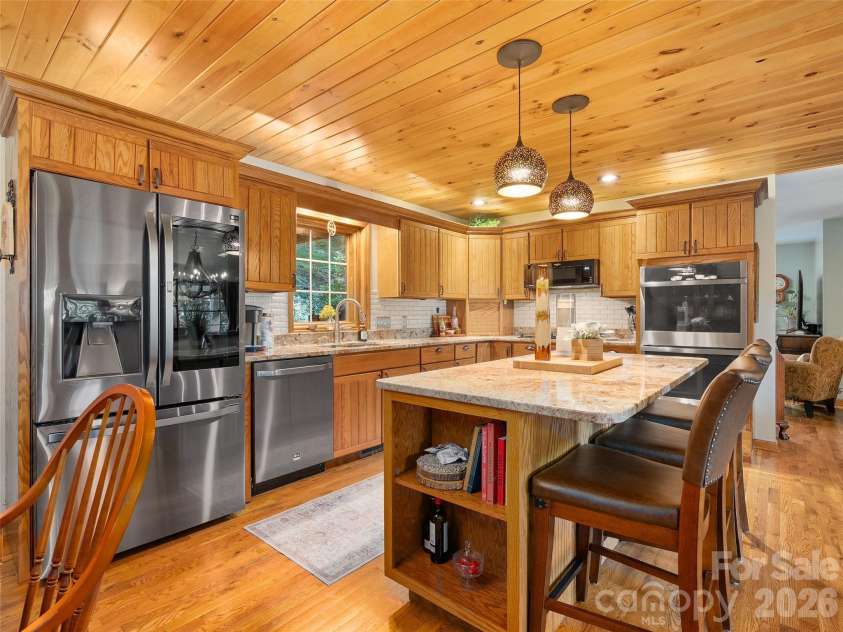 233 Rocky Face Drive, Canton, NC 28716.  MLS# CAR4394616, YatesRealty ID 35700. 