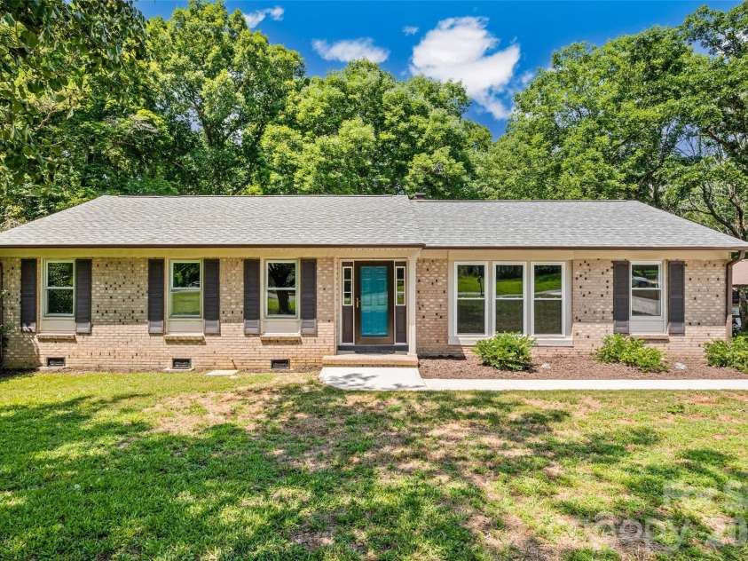 3355 Kingsfield Road, Rock Hill, SC 29732.  MLS# CAR4398847, YatesRealty ID 35701. 