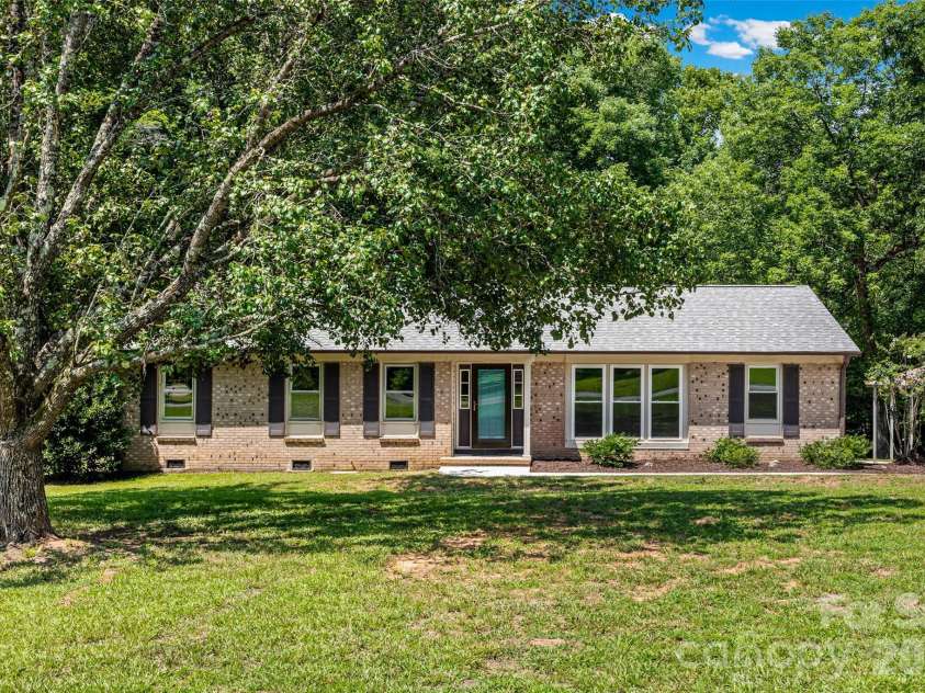3355 Kingsfield Road, Rock Hill, SC 29732.  MLS# CAR4398847, YatesRealty ID 35701. 