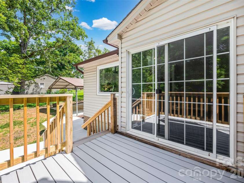 3355 Kingsfield Road, Rock Hill, SC 29732.  MLS# CAR4398847, YatesRealty ID 35701. 