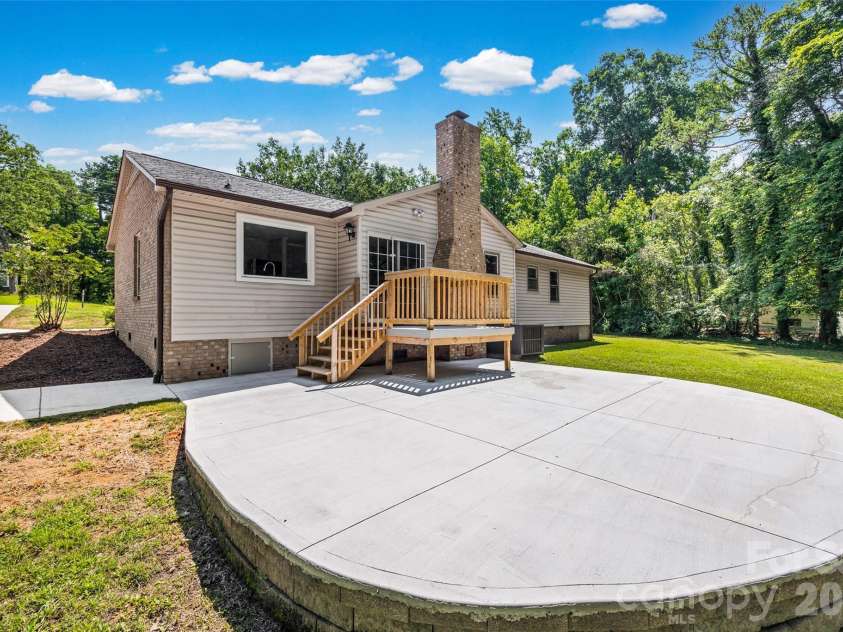 3355 Kingsfield Road, Rock Hill, SC 29732.  MLS# CAR4398847, YatesRealty ID 35701. 