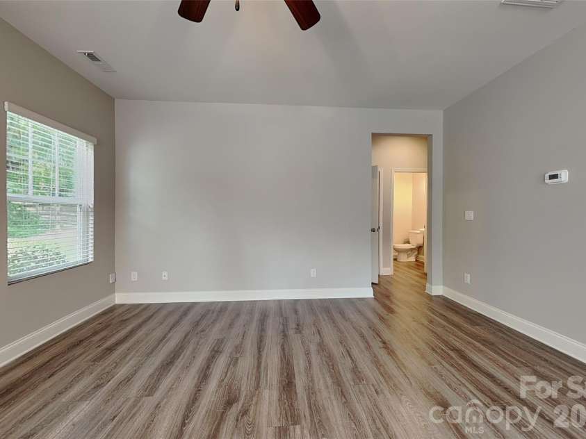 14935 Boudins Lane, Charlotte, NC 28278.  MLS# CAR4401426, YatesRealty ID 35702. 