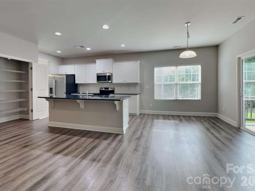 14935 Boudins Lane, Charlotte, NC 28278.  MLS# CAR4401426, YatesRealty ID 35702. 